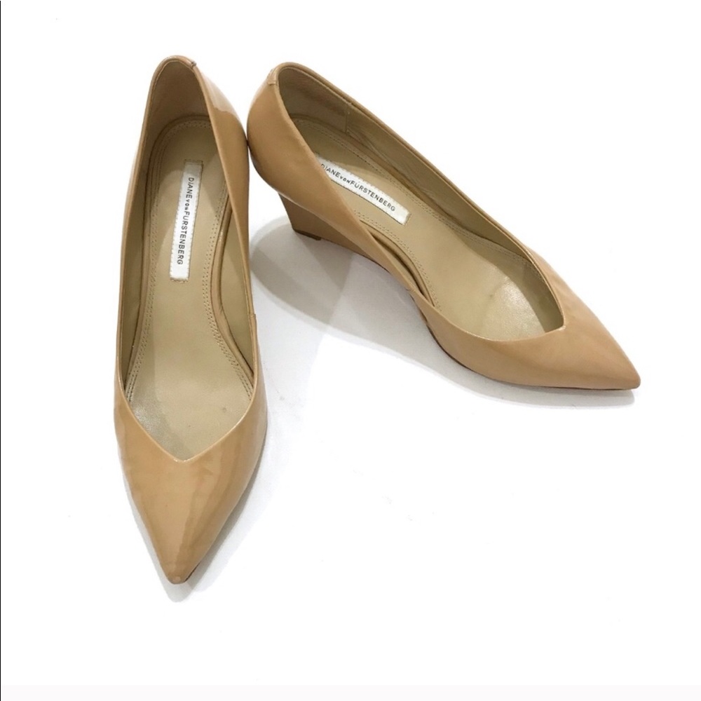DVF nude classic heels